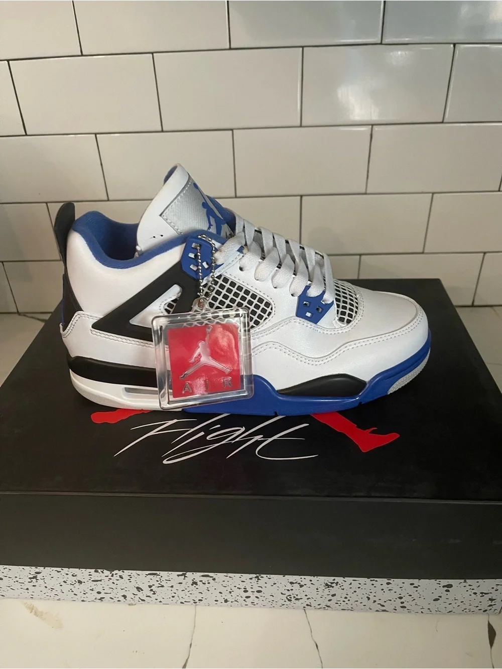 Men’s Retro 4 Motorsports Size 5.5.